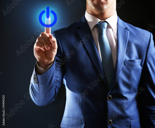 Finger press power button o...