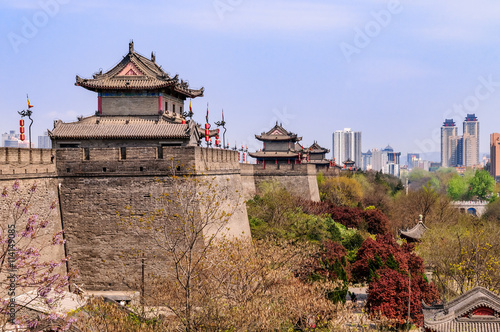 Denkmalgeschützte historische Stadtmauer der alten Kaiserstadt Xi'an