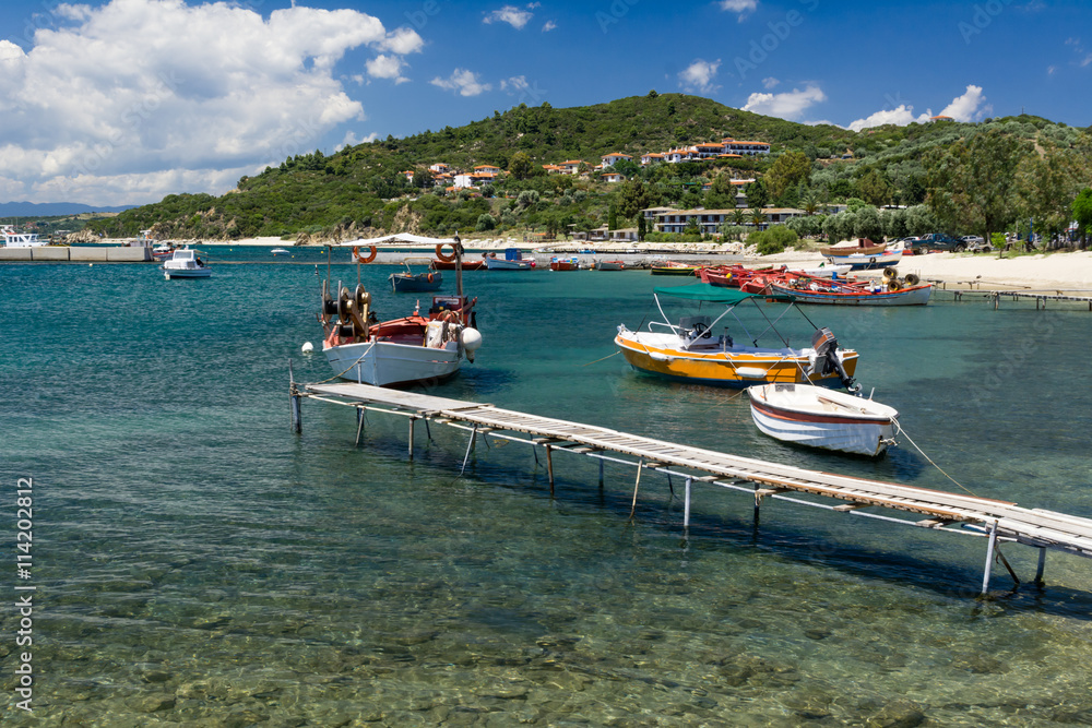 Obraz premium Harbor with boats in Ouranoupoli Greece