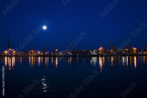 night sea port