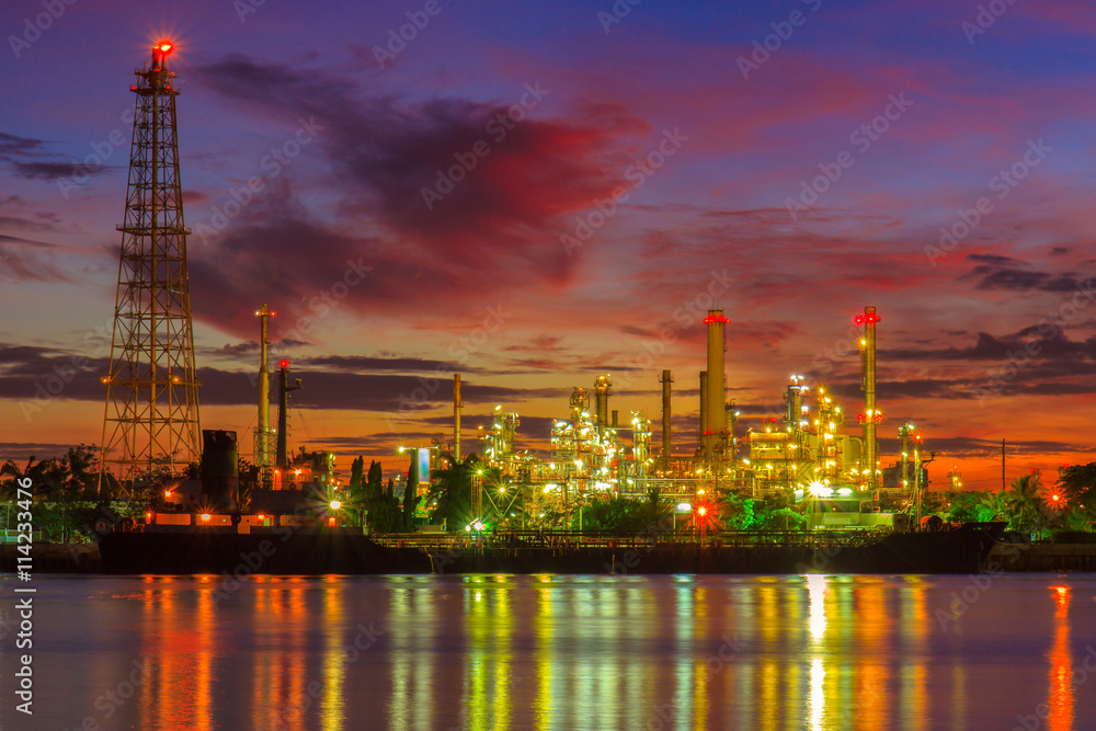 Oil refinery along the river at Dusk (Bangkok, Thailand) Oil refinery along the river at Dusk (Bangkok, Thailand)