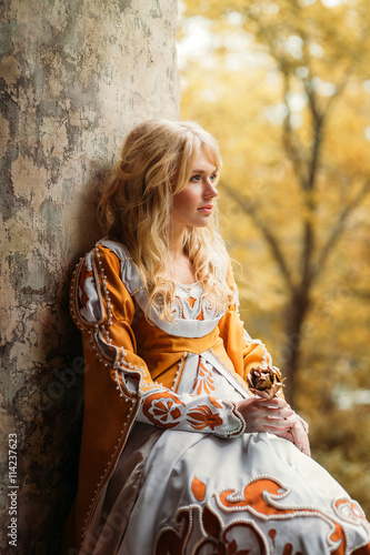 Foto Lady in medieval costume
