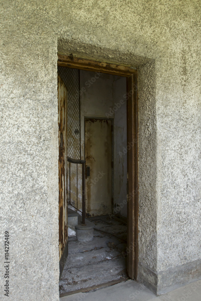 Fototapeta premium Doorway through a doorway