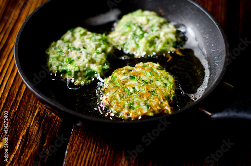 Fritters of zucchini and herbs