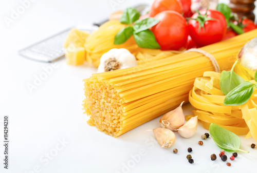 Spaghetti and fettuccine closeup