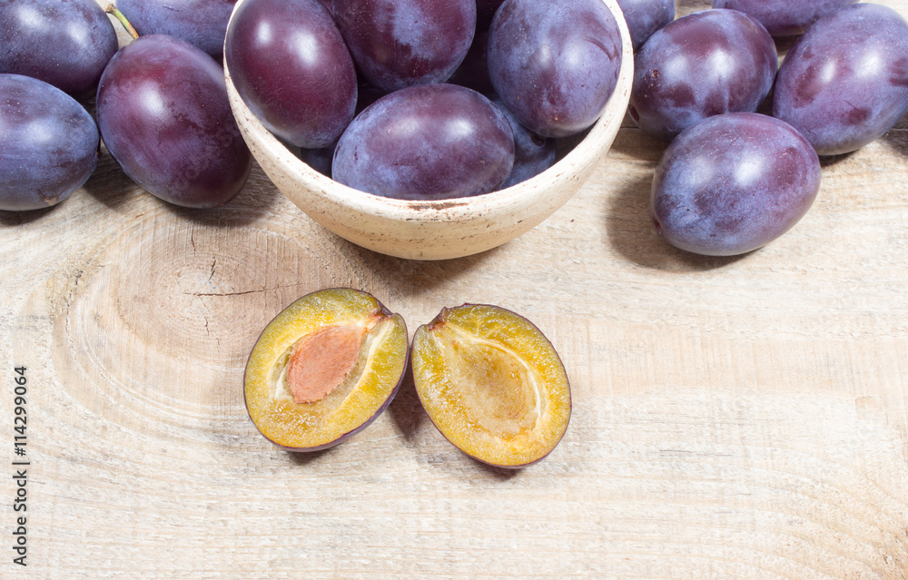 Obraz premium Purple plum.