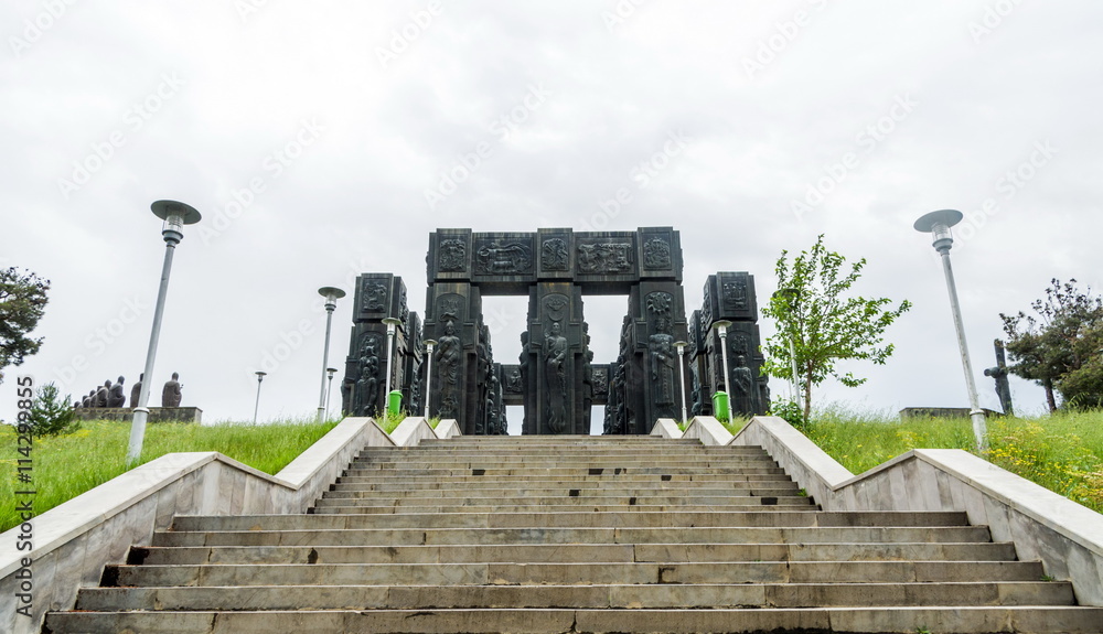 Obraz premium Monument complex of Georgian Living (Kartlis Tskhovreba)