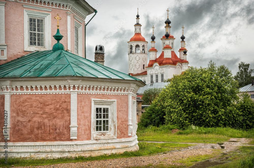 Два храма Two temples