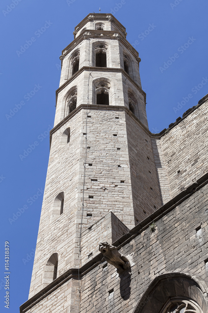 Obraz premium Tower of Gothic church Santa Maria del Mar, Barcelona, Spain