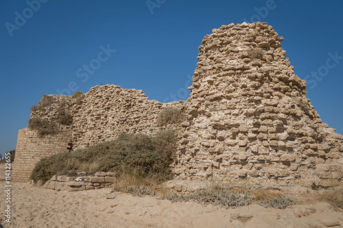 Fotografía Citadel Ashdod (Ashdod-Sea, also known as Minat al-Qal'a), an archaeological site on the coast of the Mediterranean Sea