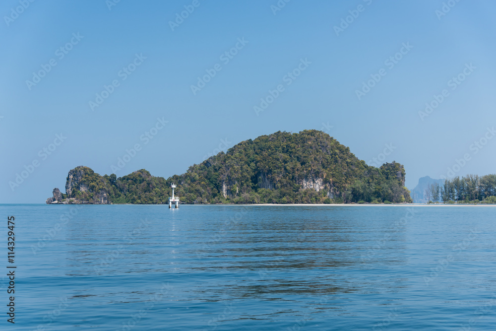 Obraz premium Sea and mountains on Ocean