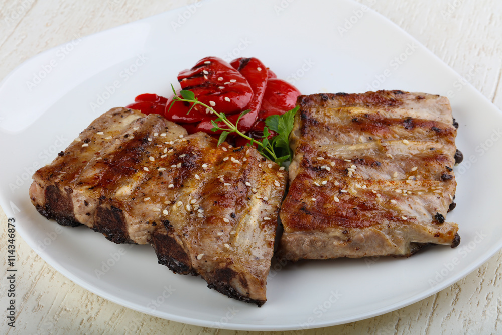 Grilled pork ribs