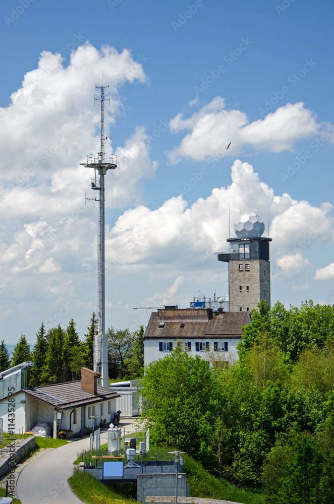Obraz premium Wetterstation am Hohen Peißenberg