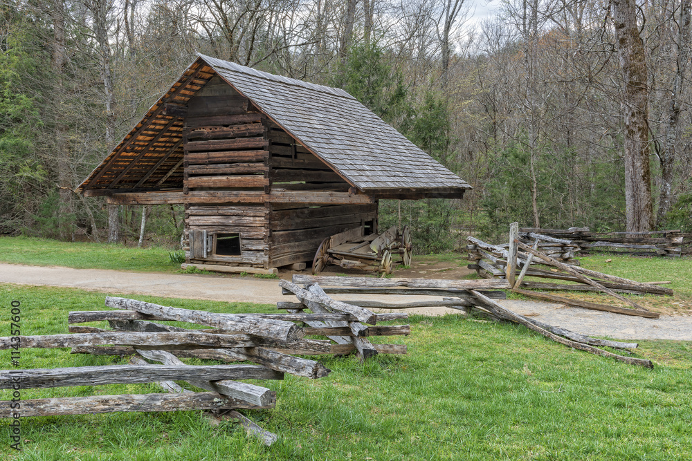 Obraz premium Main House Out Building at the John P. Cable Homestead at Cades