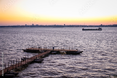 Floating dock