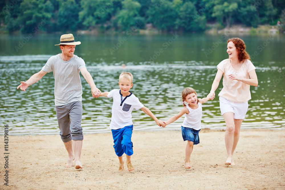 Familienurlaub in den Sommerferien Familienurlaub in den Sommerferien