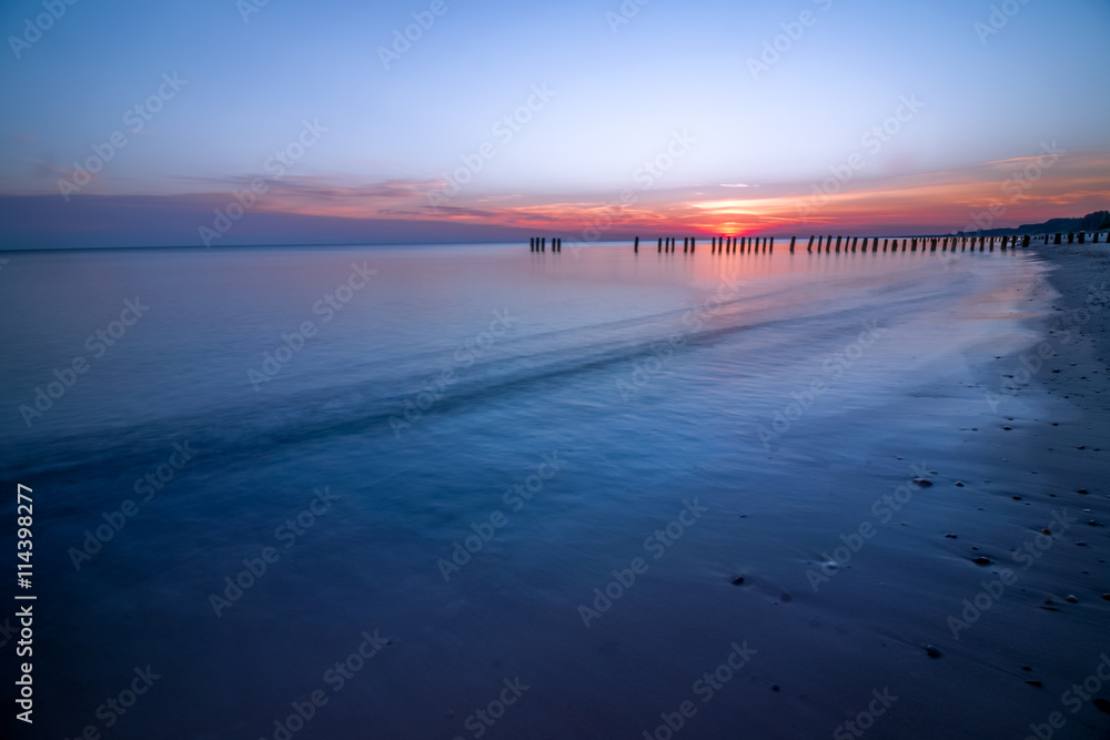 Naklejka premium WSTAJE DZIEŃ