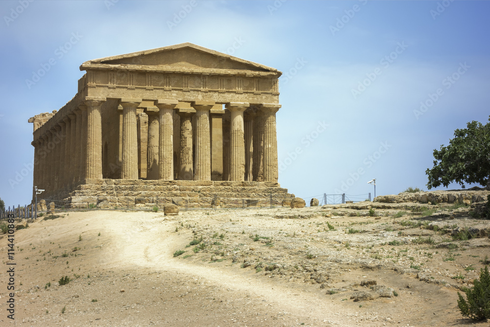 greek building in Sicily