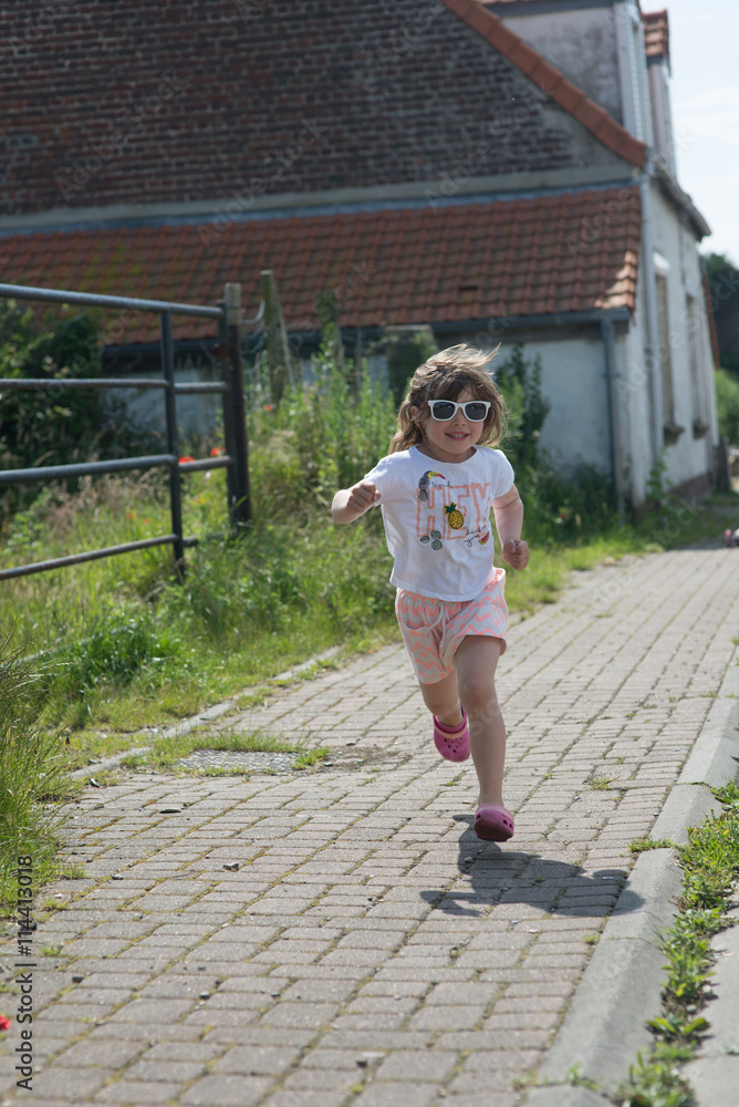 enfant des rues en vacances