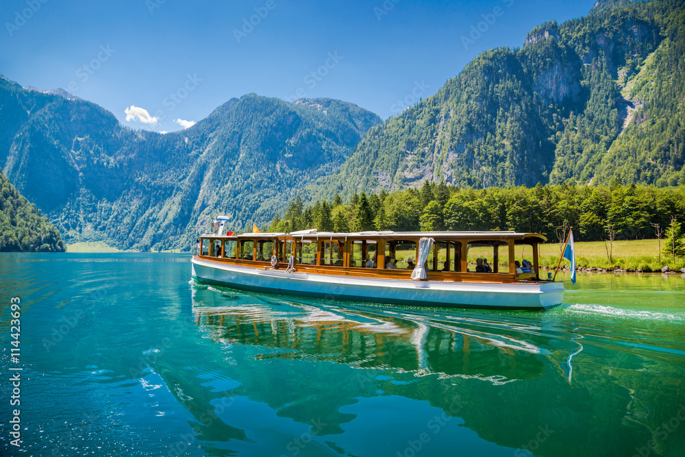 Obraz premium Passenger boat on the Koenigssee near Berchtesgaden, Bavaria, Ge