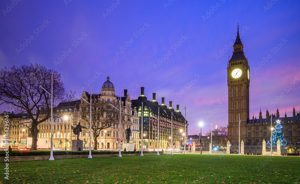 Fototapeta premium Big Ben and Houses of parliament at twilight