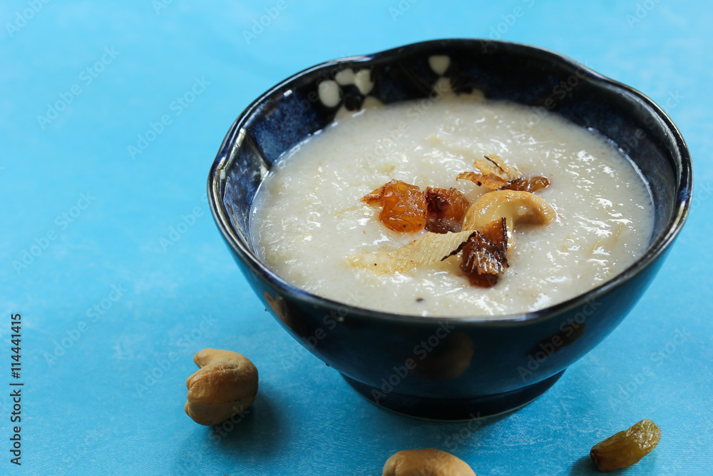 Rava Kheer / Thari kanji - Ramadan food, selective focus Rava Kheer / Thari kanji - Ramadan food, selective focus