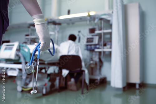 Slika na platnu Doctor should inform the patient about the bad news