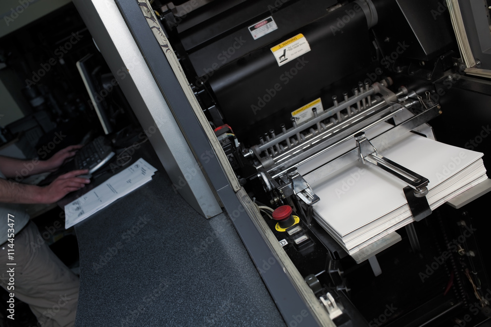 Digital offset press in work process