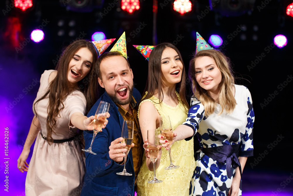 Obraz premium party, holidays, celebration, nightlife and people concept - smi