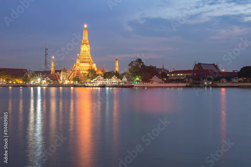 Arun temple in Bangkok Thailand © Songwut Pinyo