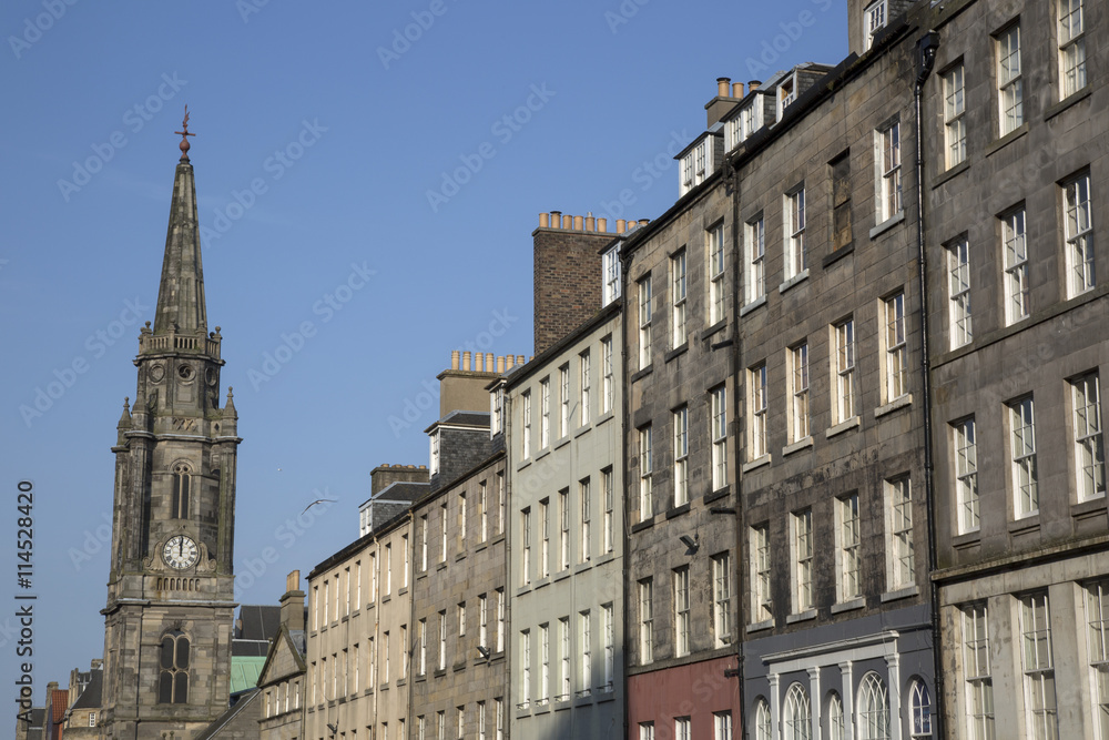 Fototapeta premium Tron Kirk Church and Royal Mile Street; Edinburgh