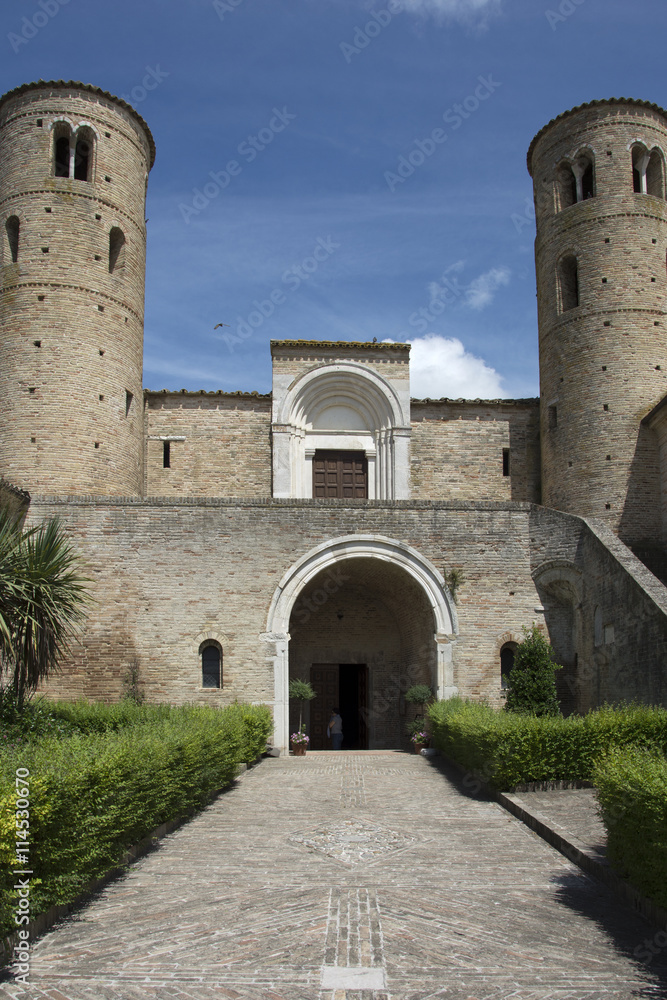 Fototapeta premium Abbazia San Claudio al Chienti