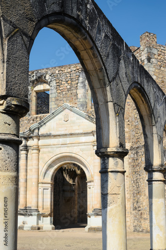 View of the entrance of Convento de Cuilapam visible under the arch