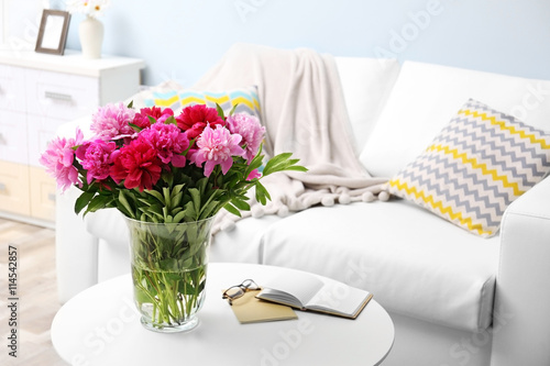 Beautiful peony bouquet in ...