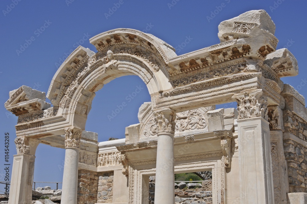 Hadrian Tapınağı Efes 