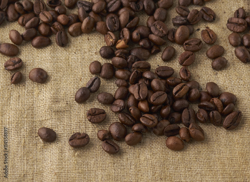 Fototapeta Naklejka Na Ścianę i Meble -  scattered coffee bean
