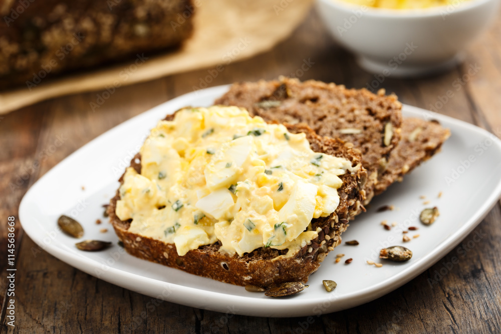 Eiersalat auf Brot - Egg salad and bread Eiersalat auf Brot - Egg salad and bread
