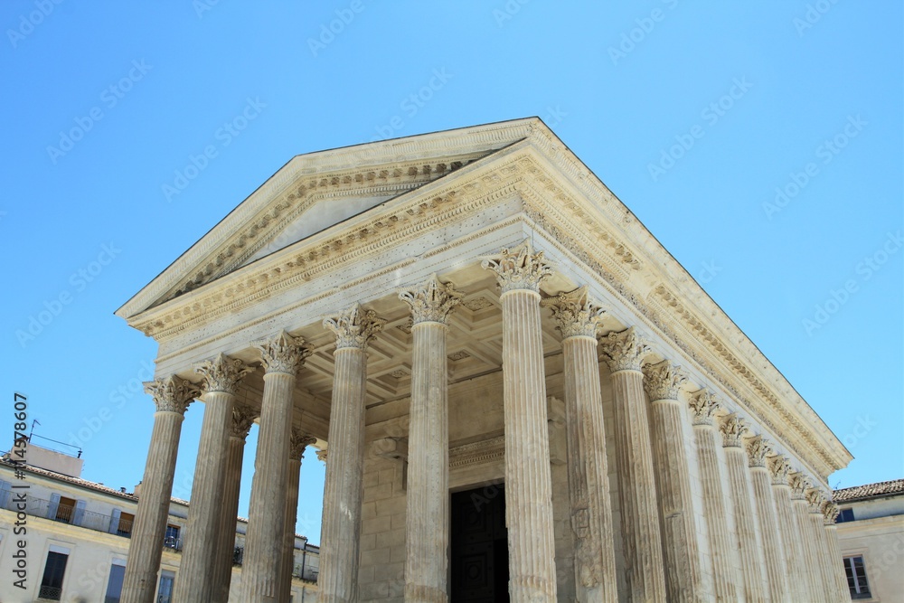 Fototapeta premium maison carrée 29062016