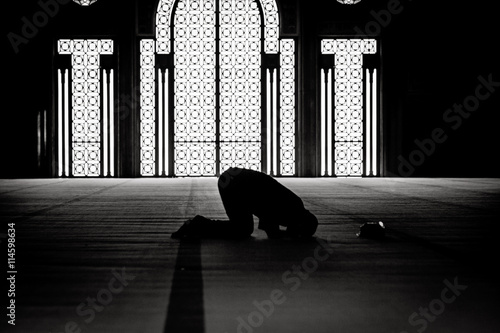 Fototapeta Muzułmańska modlitwa w meczecie