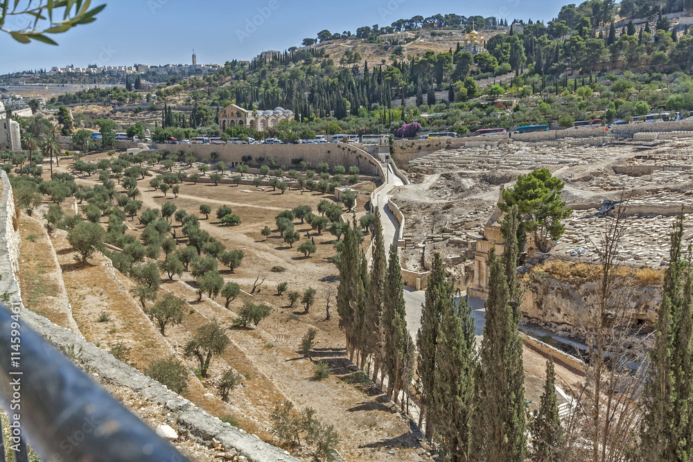Obraz premium Streets of Jerusalem. Walking through Jerusalem.