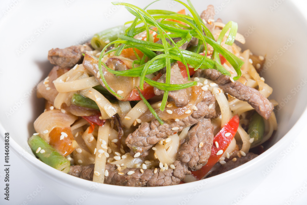 Beef wok noodles