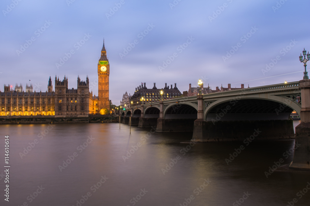 Big Ben and westminister bridge in London, at dusk