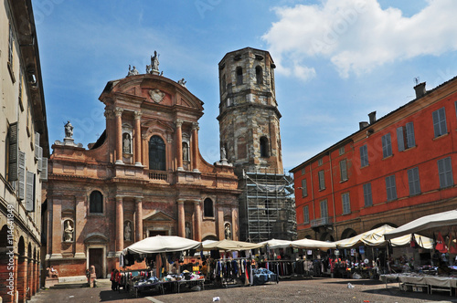 Il mercato di piazza  San Prospero di Reggio Emilia photo