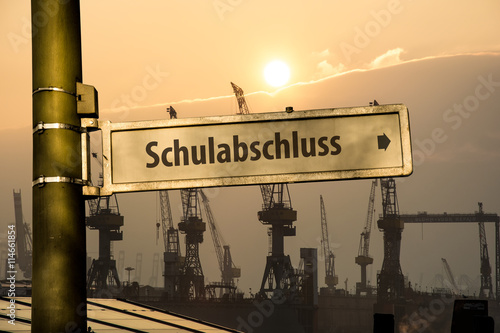 Schild 85 - Schulabschluss photo