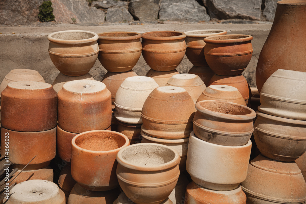 Huge roasted ceramic pots without glaze storage Huge roasted ceramic pots without glaze storage
