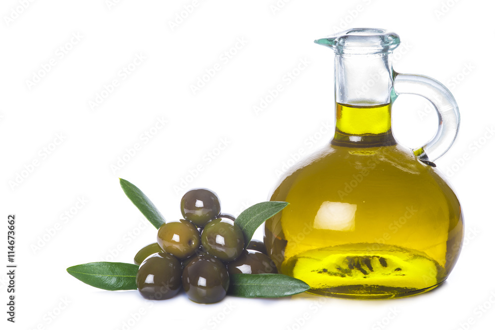 ceite de oliva virgen extra en botella de cristal aislado sobre un fondo blanco y decorado con hojas de olivo y aceitunas ceite de oliva virgen extra en botella de cristal aislado sobre un fondo blanco y decorado con hojas de olivo y aceitunas
