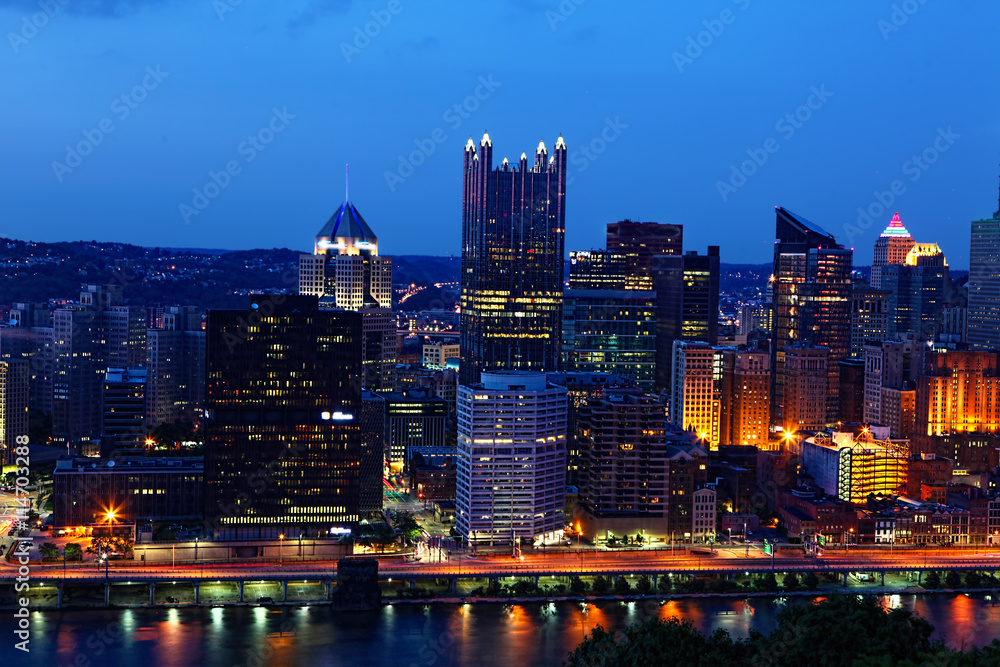 Night view of the Pittsburgh, Pennsylvania skyline