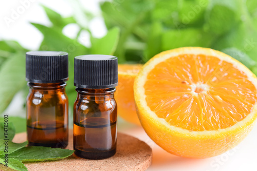 essential oils with orange and mint