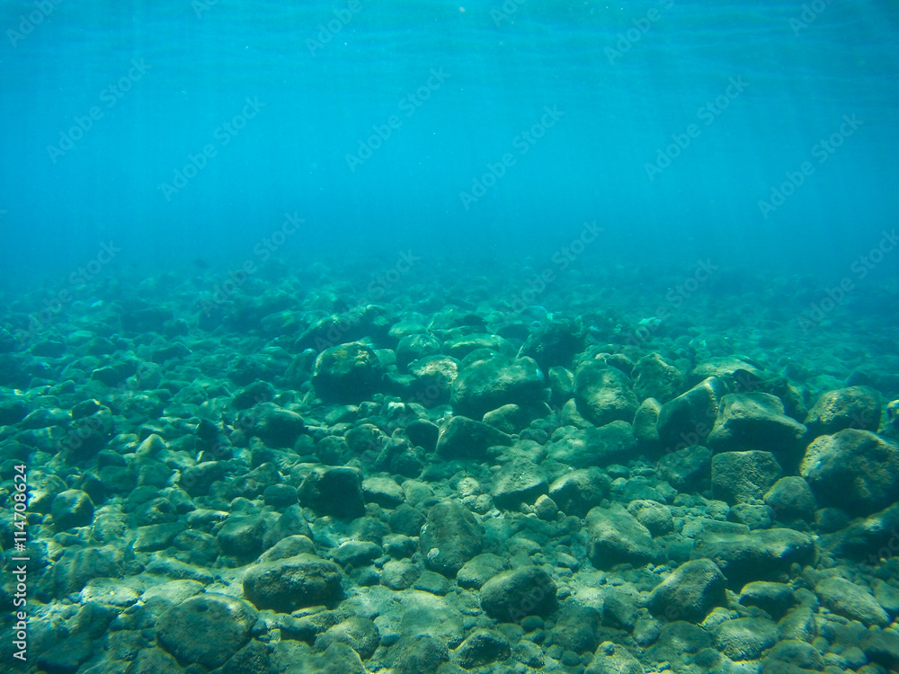 Obraz premium Underwater sun beams