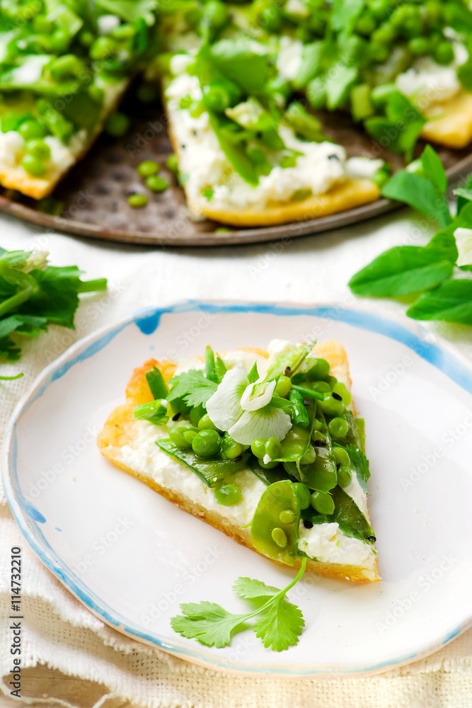 vegetable tart with green peas